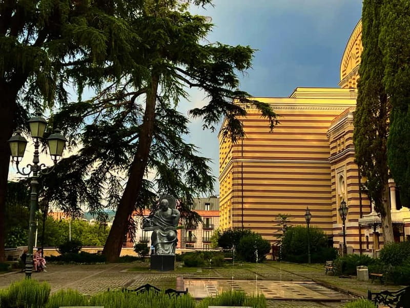 Tbilisi: Old & New City Guided Tour with 15 Tastings & Wine - The 15 tastings, from dumplings to chacha