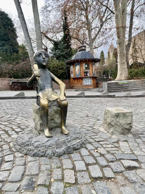 Tbilisi old town (Sololaki) 4 hours private walking tour - The sulfur baths and Leghvtakhevi canyon