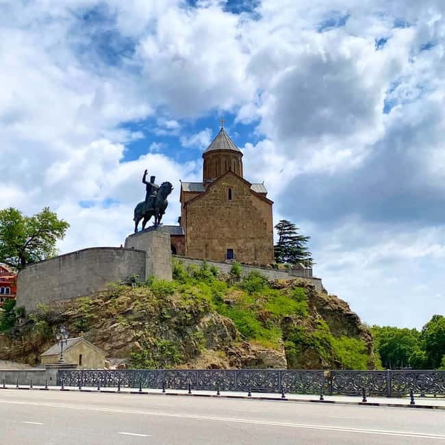 Tbilisi: Old Town Walking Tour - Must-See Attractions - The Bath District and its small waterfall