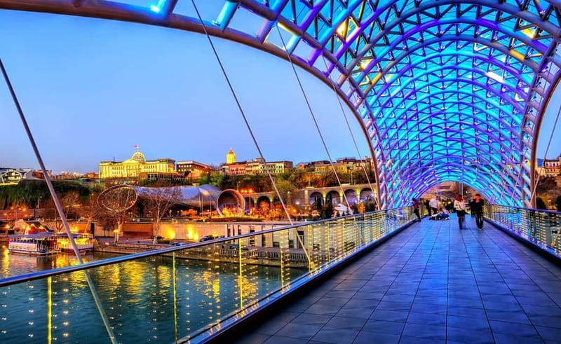 Tbilisi: Private Old City Walking Tour with Wine Tasting - Why this private Tbilisi walk works well