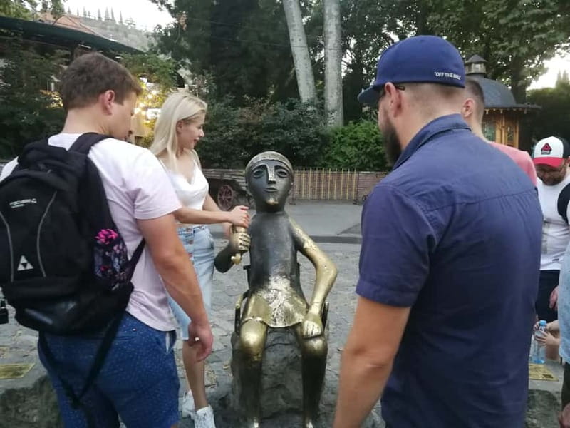 Tbilisi: Private Old City Walking Tour with Wine Tasting - Walking down to Leghvtakhevi Canyon