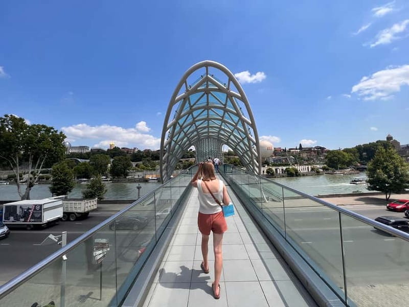Tbilisi: Private Old City Walking Tour with Wine Tasting - Abanotubani and the sulfur bath district
