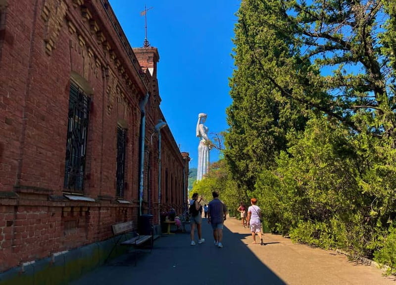 Tbilisi: Private Tour to Mother of Georgia & Narikala Castle - Hotel pickup keeps the start easy