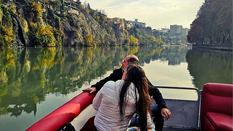 Tbilisi: River Sightseeing Boat Ride with Welcome Drink - What this Mtkvari River ride is really like