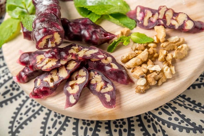 Tbilisi: Street Food & Sightseeing Tour with Local Markets - Four kinds of khinkali, not just one
