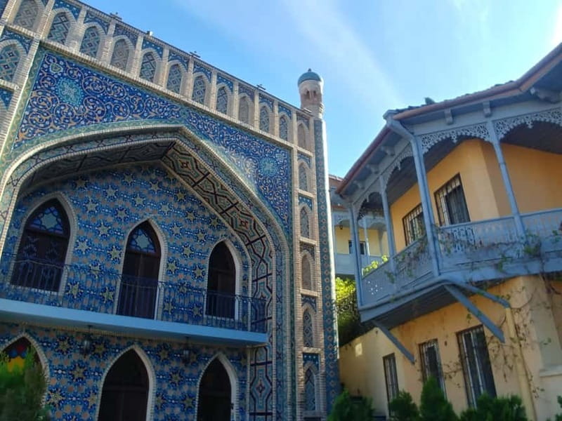 Tbilisi: Tbilisi's MUST SEE highlights private walking tour - Starting at Metekhi Church Above the Mtkvari