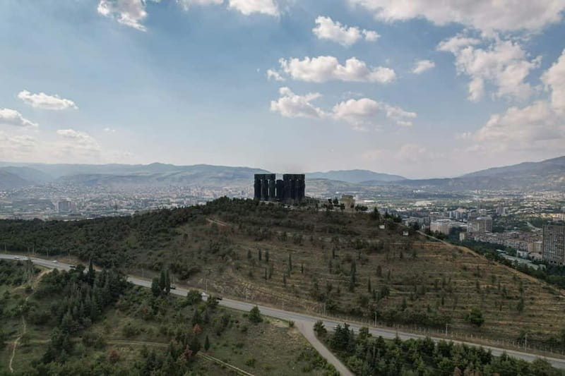 Tbilisi: The Chronicle of Georgia Express Guided Tour - Understanding the Carvings and Georgian Story