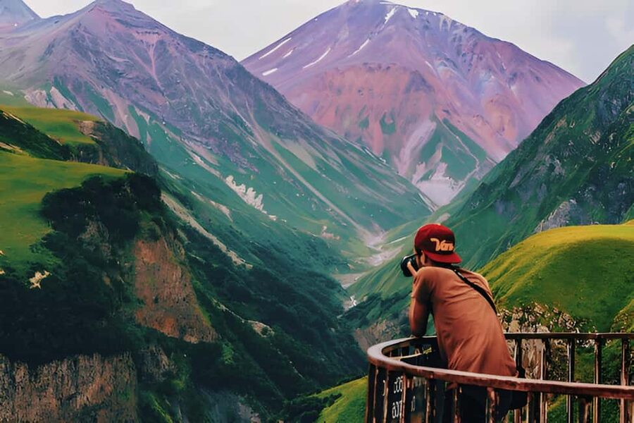 Tbilisi to Kazbegi Gudauri Ananuri Zhinvali Group GuidedTour - Pasanauri brings food into the itinerary