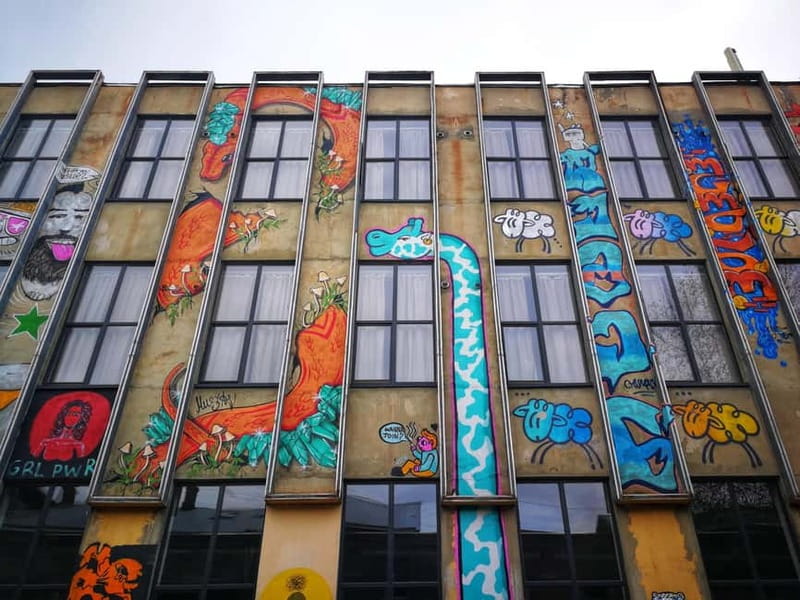 Tbilisi: Vintage Stores and Cafes Walking Tour with Coffee - Key points to know before you shop