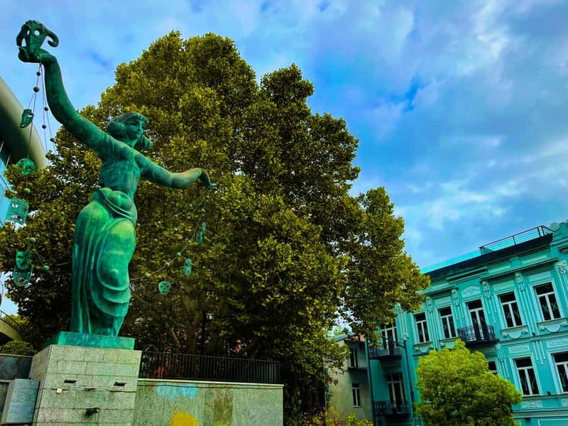 Tbilisi: Walking Tour of Main Highlights With Food & Wine - Key points to know before booking