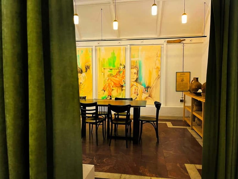 Tbilisi:Where Locals Eat, Food & Wine Guided Tour (All-incl) - Lobiani at a neighborhood bakery