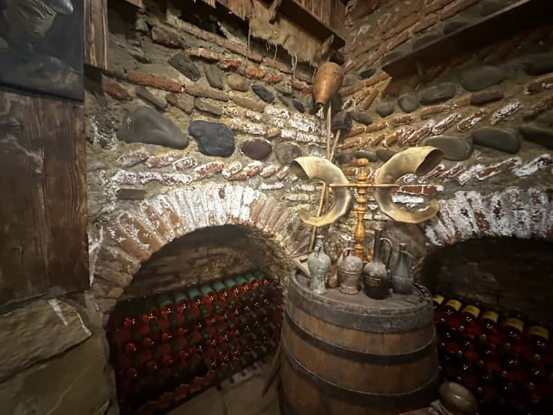 Tbilisi: Wine Tasting at Old, Historical Cellar in the City - What the one-hour visit feels like
