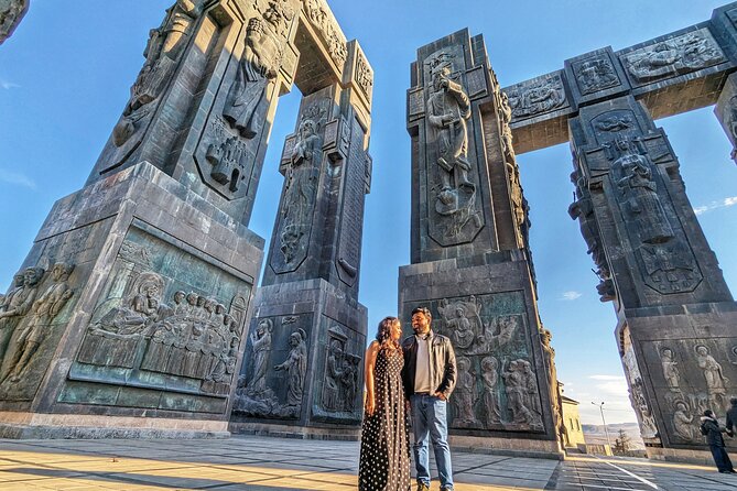 Top highlights of Tbilisi: Old City Sameba Chronicles of Georgia - Metekhi Cathedral and the first views over the Old City