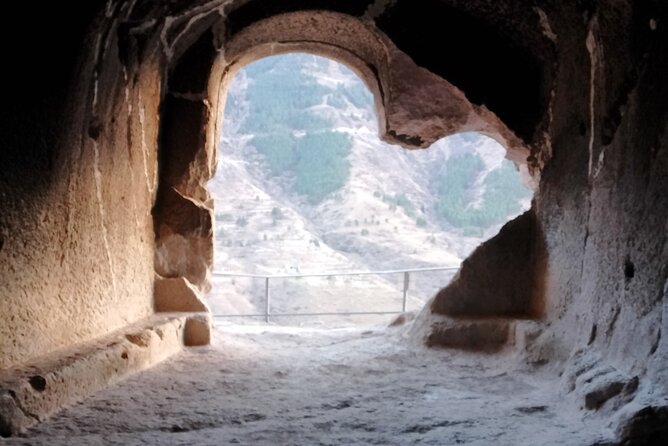 Tour planning in Georgia - Rabati Castle and Vardzia in One Day