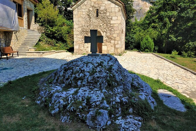 Tour to Katskhi Pillar&Chiatura from Tbilisi (Mghvimevi,Cableway, Ubisa,Tsitska) - Tsitska wine and khachapuri on a long road day