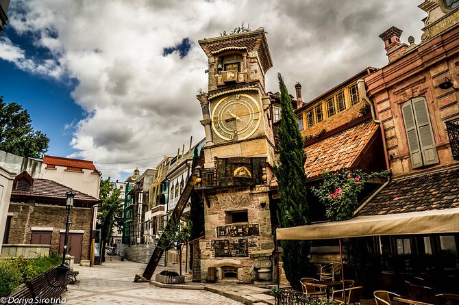 Walking City Tour in Tbilisi - From Orbeliani Baths into Abanotubani
